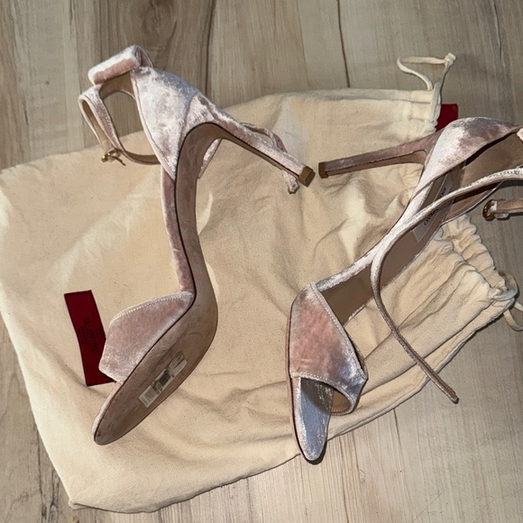 Valentino Blush Velvet Heels - Picture 2 of 2